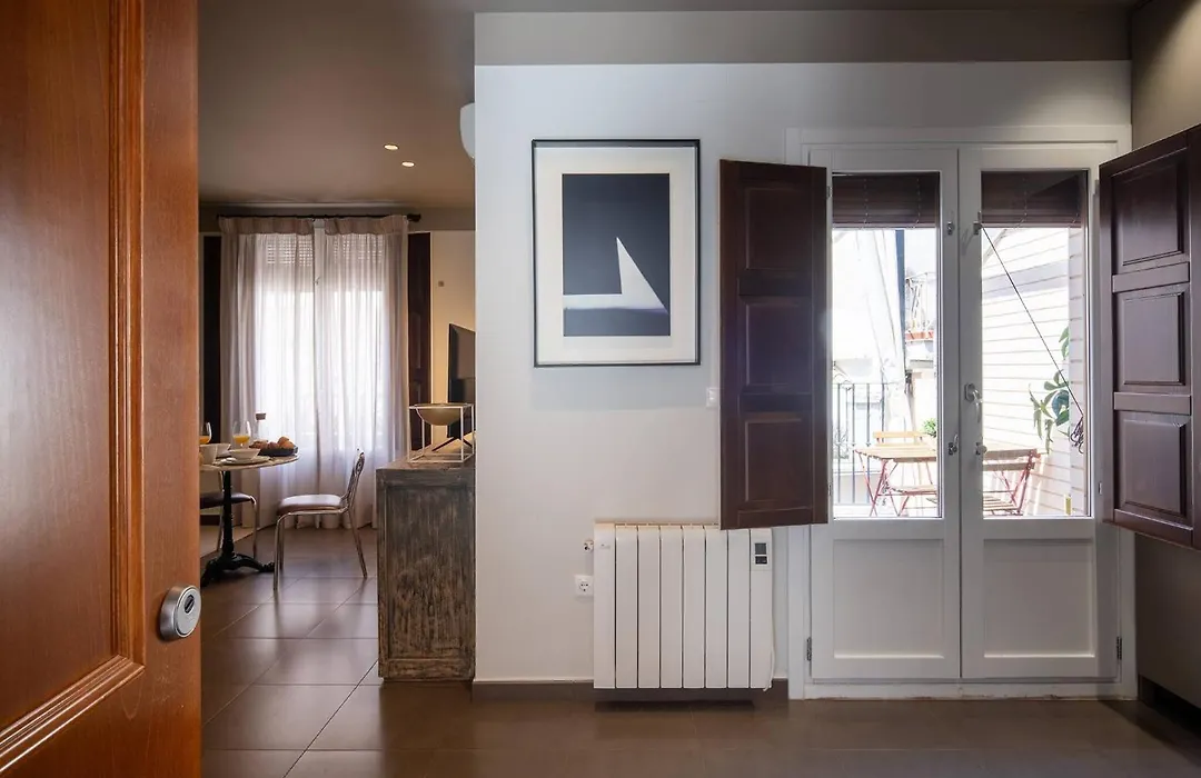 Central Designer Penthouse With Private Terrace-1